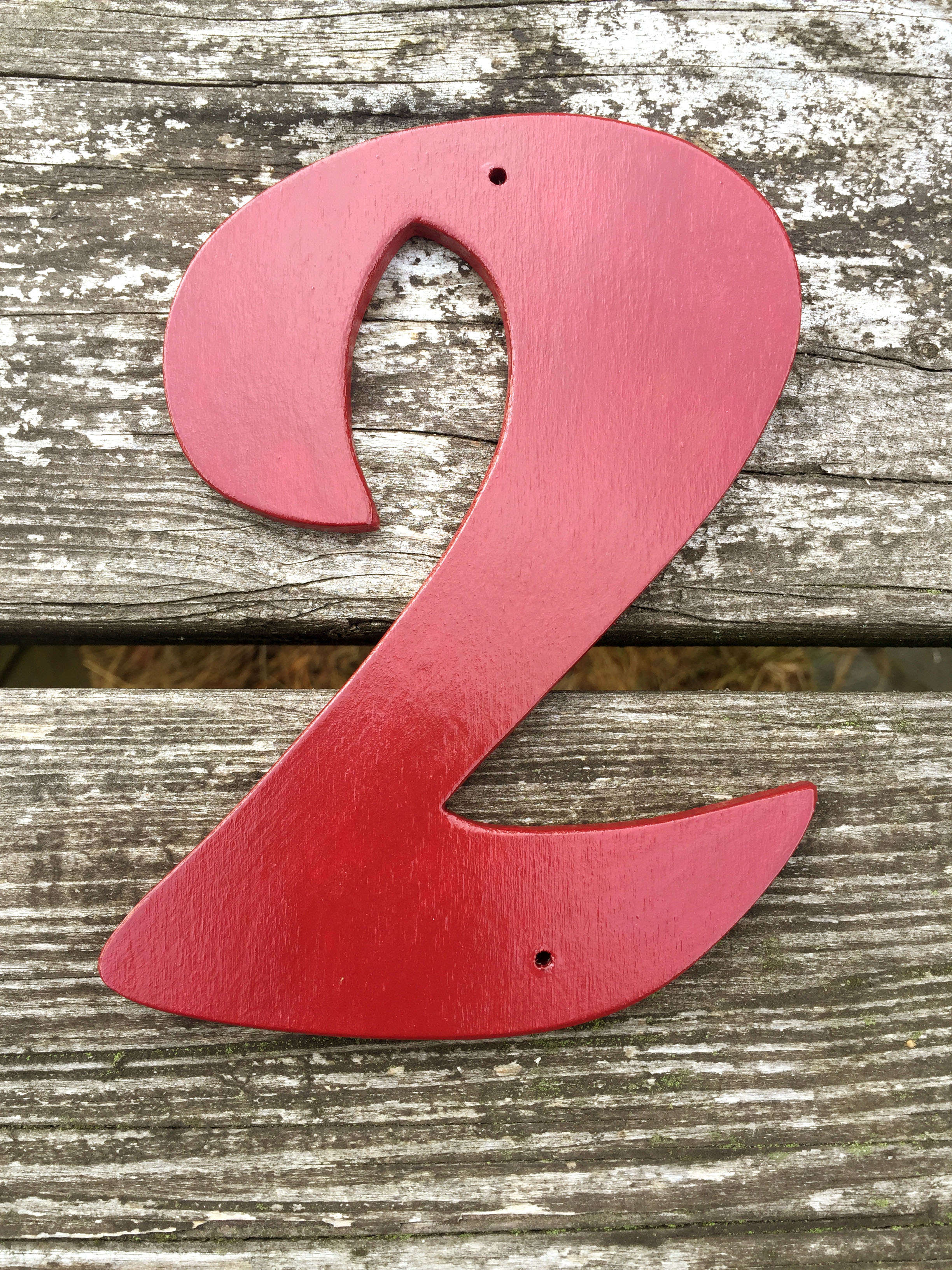 frhliche groe Hausnummer 2 in schwedenrot